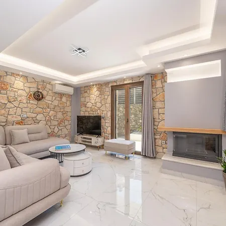 Luxury Ora I