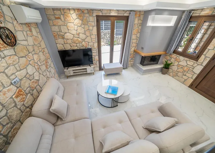 Luxury Ora I *