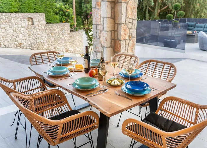 Luxury Ora I Agia Efimia