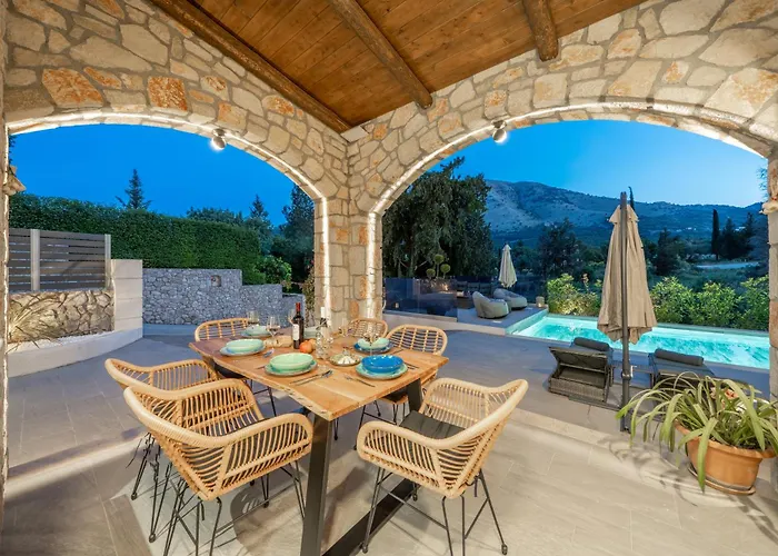Luxury Ora I Agia Efimia