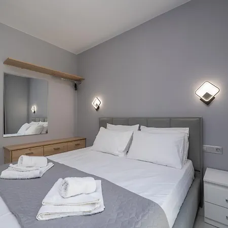 Luxury Ora I Agia Efimia