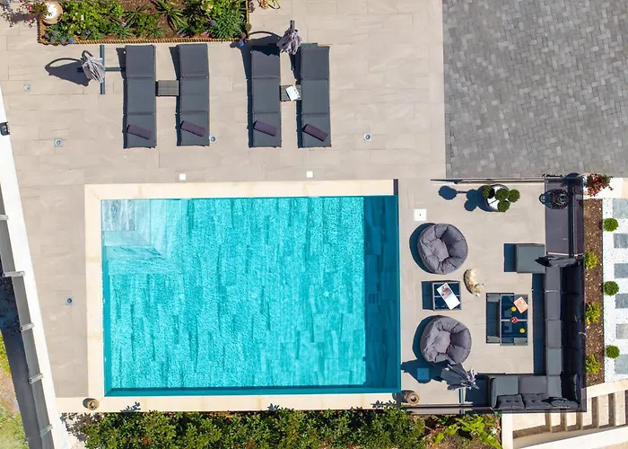 Luxury Ora I Agia Efimia