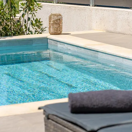 Luxury Ora I Βίλα