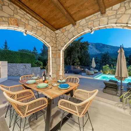 Luxury Ora I Αγία Ευφημία